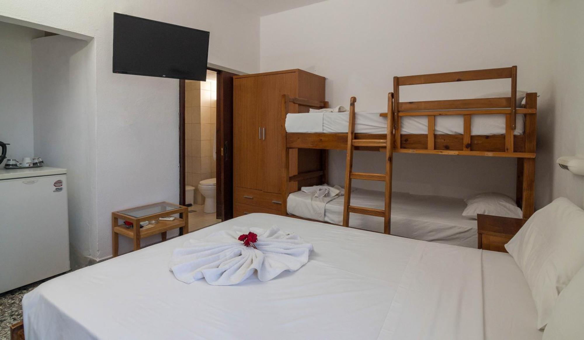 Minoa Sea Rooms Цуцурос Экстерьер фото